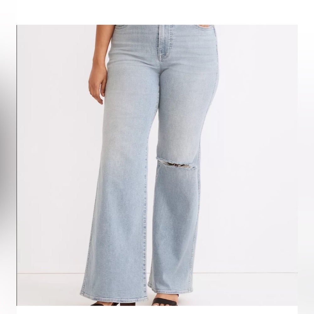 Madewell Flare Knee Rip Jeans - Picture 3 of 9